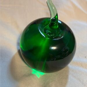 Murano style Green Glass Decorative Apple Paperweight Art blown glass